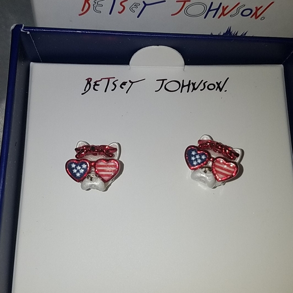 Betsey Johnson doggie head earrings small 🐶 - Picture 2 of 3